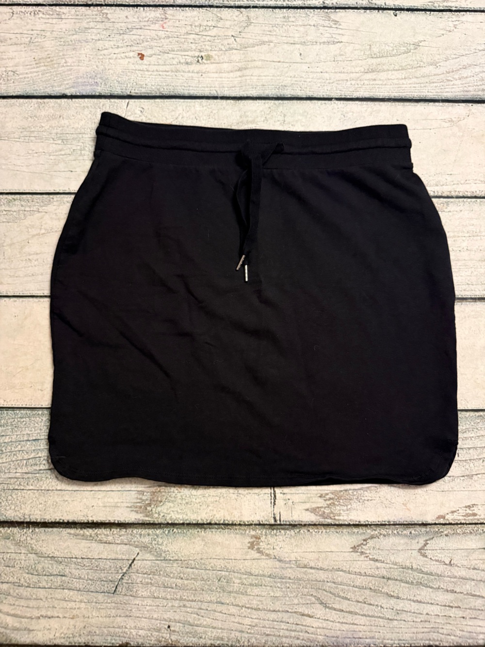 Daily Ritual black casual mini skirt. M